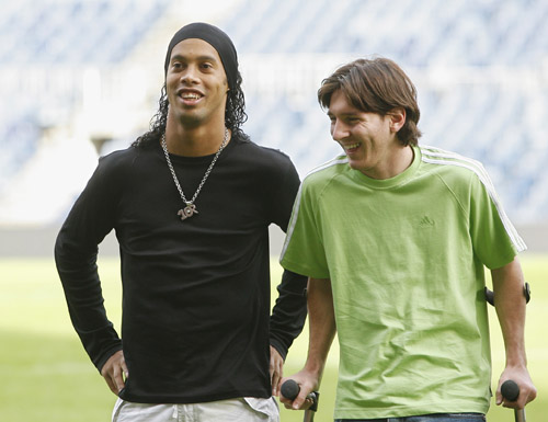 北青：邵佳一善学谦逊沟通强；有球员表态愿意主动争取归队