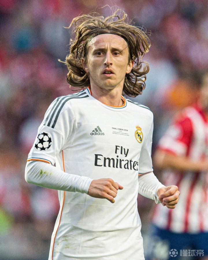 今年的欧冠就看到这！2025年欧冠全部比赛战罢，明年1月重启